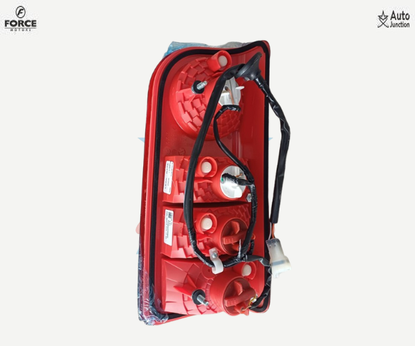Tail Lamp Lh Trax Rfr