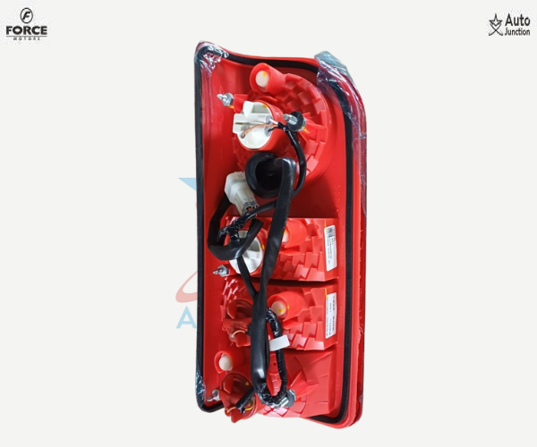 Tail Lamp Asslyrh With Bulb Trax Rfr